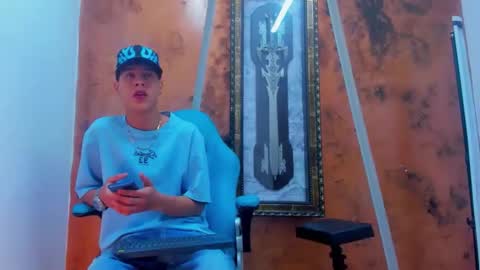 dominic_bigcock19_ online show from 12/22/25, 06:43