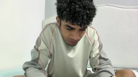 Snapshot of dominic_brand chatting on 11/22/25, 08:30 Brandon online show from 11/22/25, 08:30