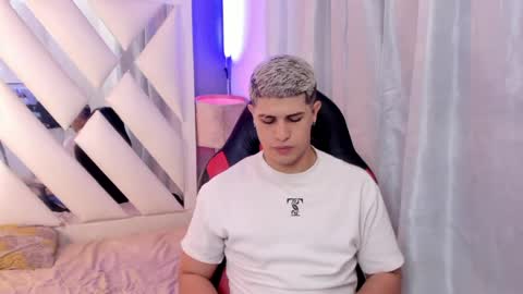 DOMI online show from 04/20/26, 03:09