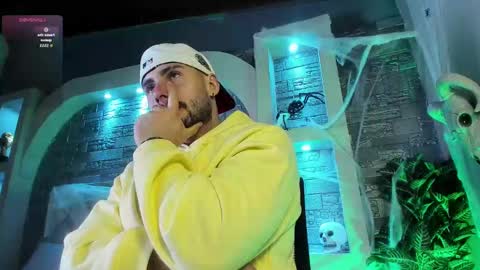 Snapshot of dominic_de_luca chatting on 10/24/25, 02:30 dominic de luca online show from 10/24/25, 02:30