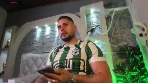 Snapshot of dominic_de_luca chatting on 10/27/25, 02:26 dominic de luca online show from 10/27/25, 02:26