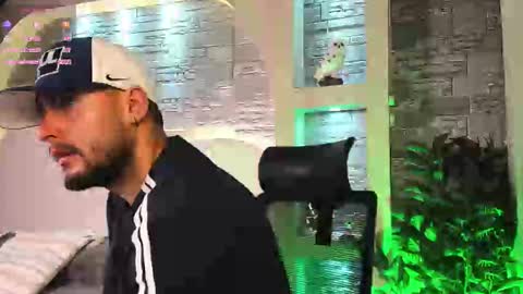 Snapshot of dominic_de_luca chatting on 11/04/25, 04:00 dominic de luca online show from 11/04/25, 04:00