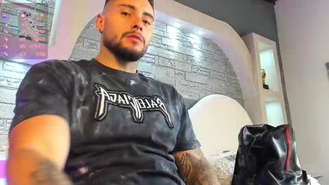 Snapshot of dominic_de_luca chatting on 11/23/25, 03:50 dominic de luca online show from 11/23/25, 03:50