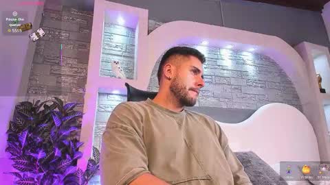 Snapshot of dominic_de_luca chatting on 12/02/25, 03:34 dominic de luca online show from 12/02/25, 03:34