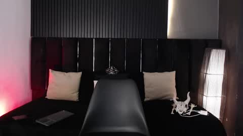 Dominic online show from 10/30/25, 10:21