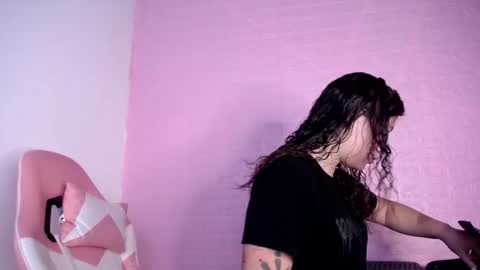   online show from 12/02/25, 12:43