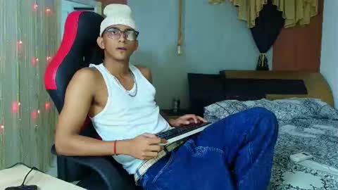 dominic_smith_ online show from 06/18/26, 04:35