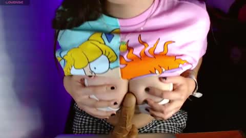 Snapshot of dominica3 chatting on 09/21/25, 05:42   online show from 09/21/25, 05:42