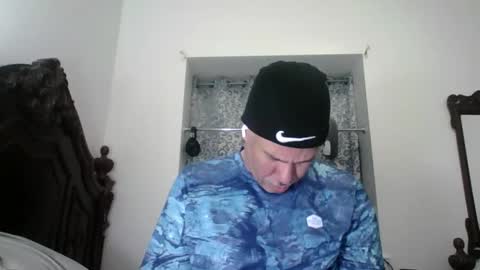 luis online show from 05/11/26, 07:55