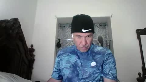 luis online show from 05/13/26, 02:42