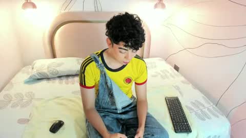Snapshot of dominicjay_ chatting on 07/07/26, 08:02 DOMINIC online show from 07/07/26, 08:02