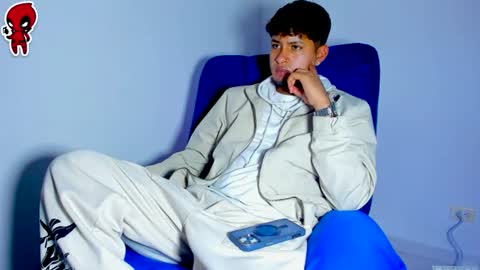 Snapshot of dominick_king chatting on 06/20/26, 01:09 Dominic online show from 06/20/26, 01:09