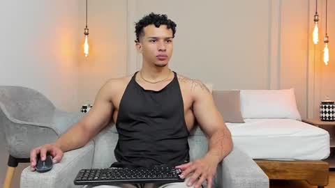 Snapshot of dominick_star chatting on 02/18/25, 04:37 Dominick Star online show from 02/18/25, 04:37