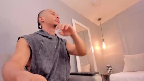 Snapshot of dominick_star chatting on 11/05/25, 04:01 Dominick Star online show from 11/05/25, 04:01