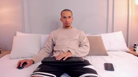 Snapshot of dominick_star chatting on 11/11/25, 04:23 Dominick Star online show from 11/11/25, 04:23