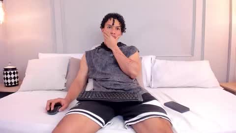 Snapshot of dominick_star chatting on 11/29/25, 04:26 Dominick Star online show from 11/29/25, 04:26