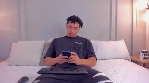 Snapshot of dominick_star chatting on 12/04/25, 04:33 Dominick Star online show from 12/04/25, 04:33