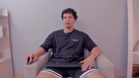 Snapshot of dominick_star chatting on 12/15/25, 05:01 Dominick Star online show from 12/15/25, 05:01