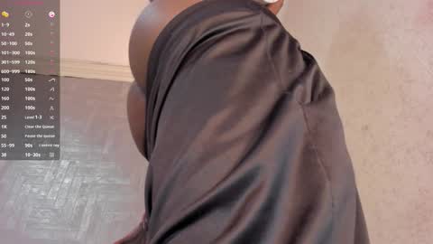 Snapshot of dominicsccott chatting on 02/05/26, 01:49 Dominicscott online show from 02/05/26, 01:49