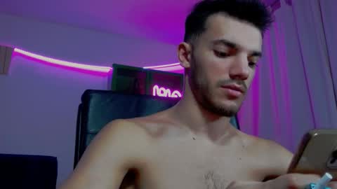 dominicvalente online show from 11/19/25, 07:36