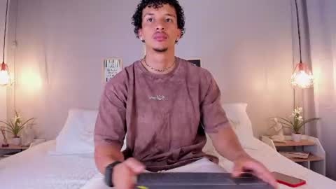Snapshot of dominik_drake chatting on 06/25/26, 12:42 Dominik Drake online show from 06/25/26, 12:42
