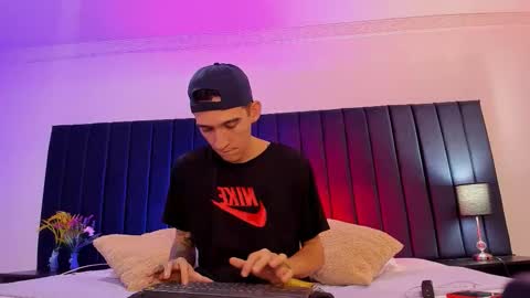 dominik_thompson777 online show from 10/07/25, 03:25
