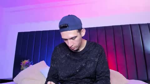 dominik_thompson777 online show from 10/12/25, 09:19