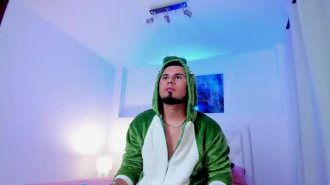Dominik online show from 05/13/26, 11:22
