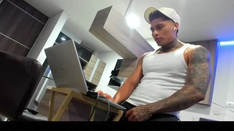 Only fans Ronnie col---InstaRonniecolleman  online show from 03/30/26, 12:00