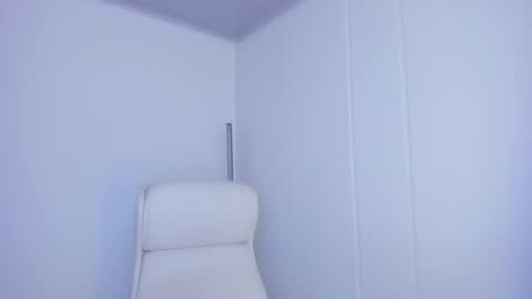 Snapshot of dominique_21x chatting on 11/22/25, 05:28 DOMINIC online show from 11/22/25, 05:28