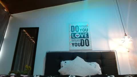  D O M I N K  online show from 04/09/26, 07:41