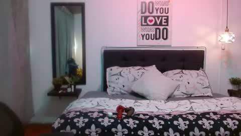  D O M I N K  online show from 07/13/26, 07:27