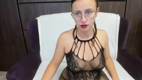 Snapshot of dominna chatting on 09/24/25, 05:22 Dominna online show from 09/24/25, 05:22