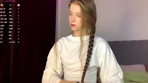 Snapshot of domitilabarrus chatting on 04/30/26, 02:51 Kira online show from 04/30/26, 02:51