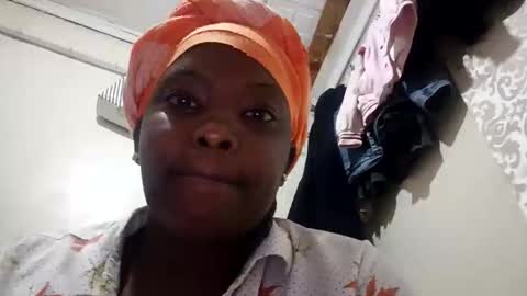 Snapshot of dommyblack2020 chatting on 11/17/25, 08:03 dommyblack2020 online show from 11/17/25, 08:03