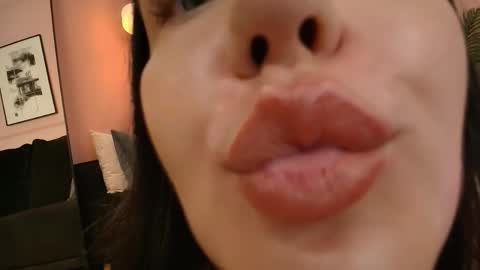 dona11a online show from 05/18/26, 04:07