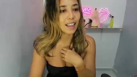 dona_tella online show from 05/24/26, 11:26