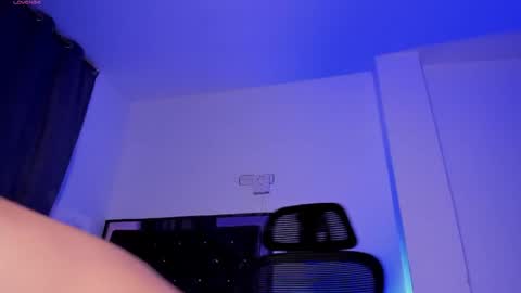 Snapshot of donathoo chatting on 06/01/26, 04:47 Donat Independent Model online show from 06/01/26, 04:47