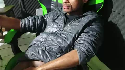 Snapshot of dondiego5511 chatting on 06/18/26, 12:11 dondiego5511 online show from 06/18/26, 12:11