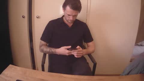 Snapshot of donn053 chatting on 04/15/26, 05:20 Papi online show from 04/15/26, 05:20
