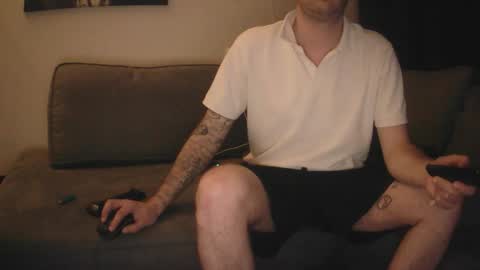 Snapshot of donn053 chatting on 05/15/26, 11:34 Papi online show from 05/15/26, 11:34