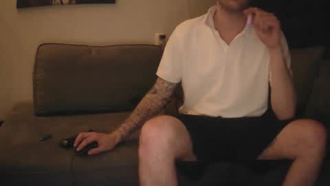 Snapshot of donn053 chatting on 05/16/26, 12:51 Papi online show from 05/16/26, 12:51