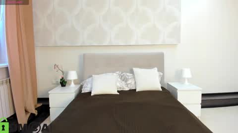 Donna On GMT2 Mon-Fri 3-9 AM online show from 04/20/26, 01:08