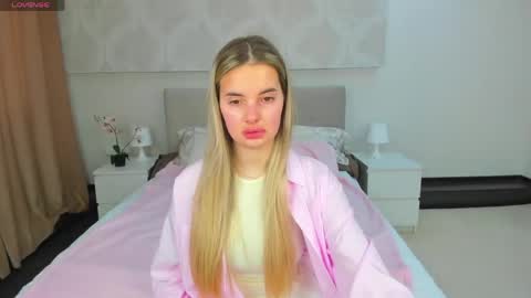 Snapshot of donnaaa_evans chatting on 05/26/26, 11:56 Donna On GMT2 Mon-Fri 3-9 AM online show from 05/26/26, 11:56