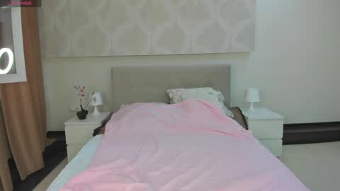 Snapshot of donnaaa_evans chatting on 05/29/26, 11:36 Donna On GMT2 Mon-Fri 3-9 AM online show from 05/29/26, 11:36