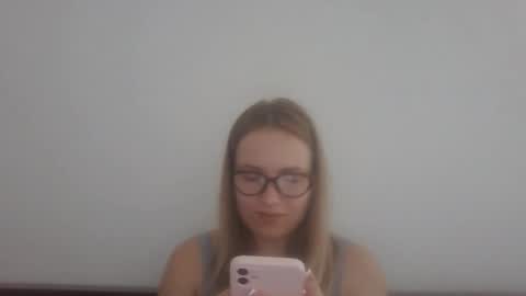 Snapshot of donnahawkins chatting on 02/17/26, 04:20 donnahawkins online show from 02/17/26, 04:20