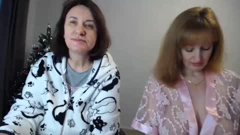 Tatiana 43 curvy sexy body and Joanna redhead 39 years online show from 01/14/26, 08:09