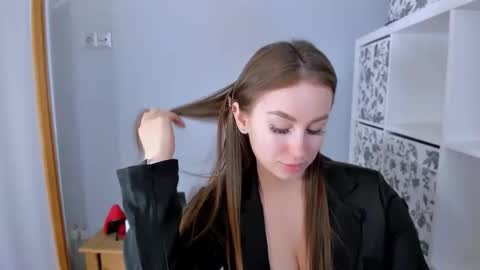 DonnaSensual online show from 12/03/25, 06:28