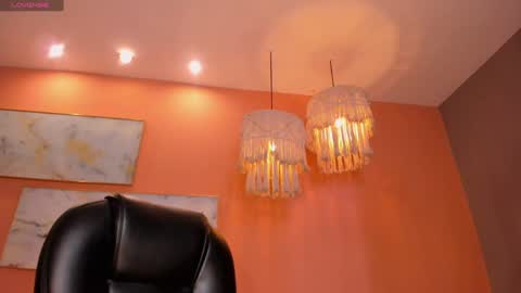  Donna Stonne  online show from 12/06/24, 11:03