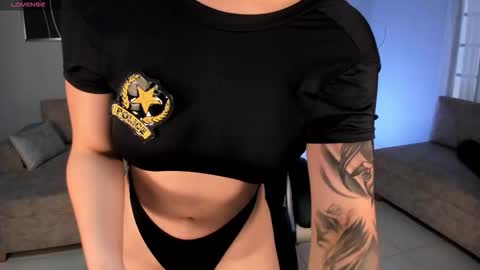  Donna Stonne  online show from 10/31/25, 09:16